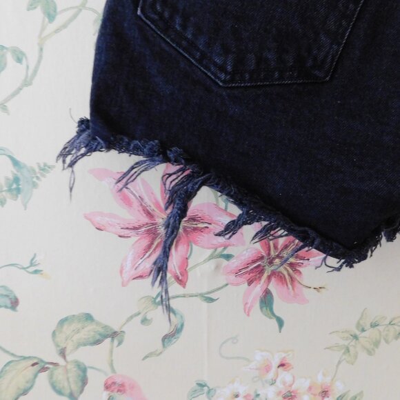 🦌 Abercrombie & Fitch High Rise The Mom Short Raw Hem Frayed Black Shorts - Picture 12 of 14